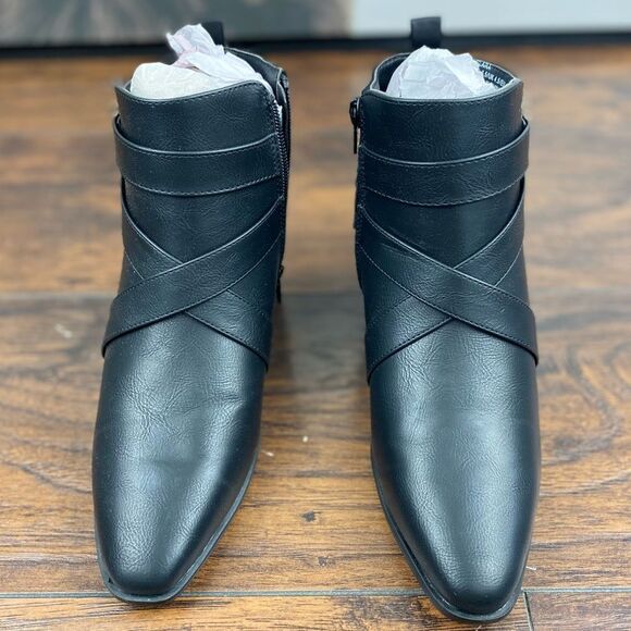 Just Fab Bootie   - Picture 2 of 8